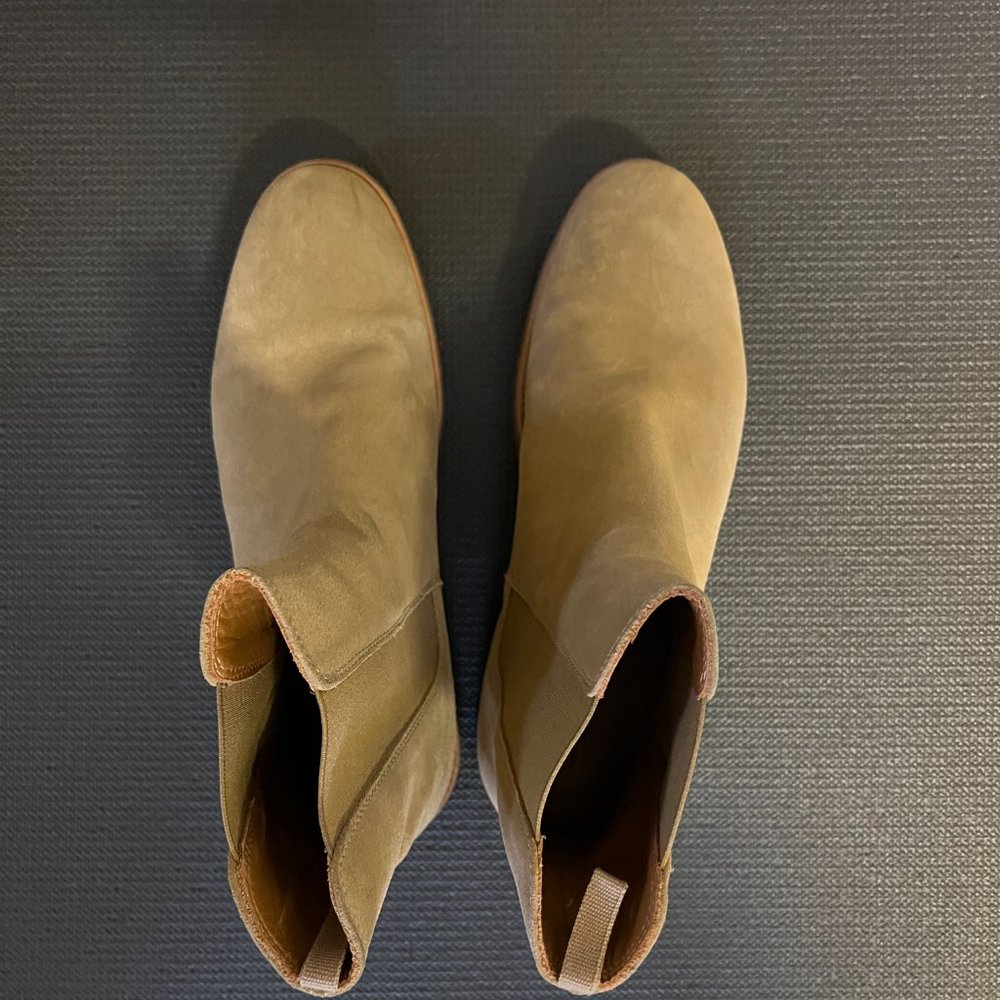 THE TAUPE CREPE CHELSEA BOOTS - 8 US / EU 41 | ORO Los Angeles - Picture 8 of 10